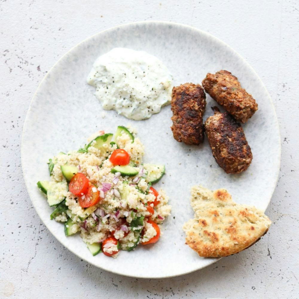 Køfte og tabbouhleh med tzatziki
