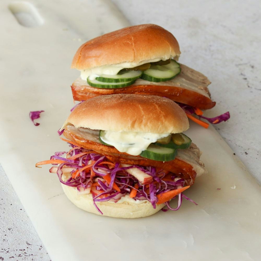 Flæskestegssandwich med grønt