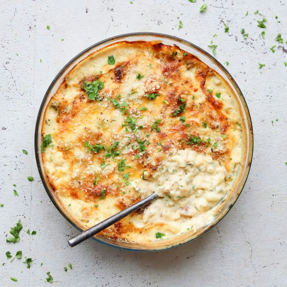 Mac and cheese med persille på toppen