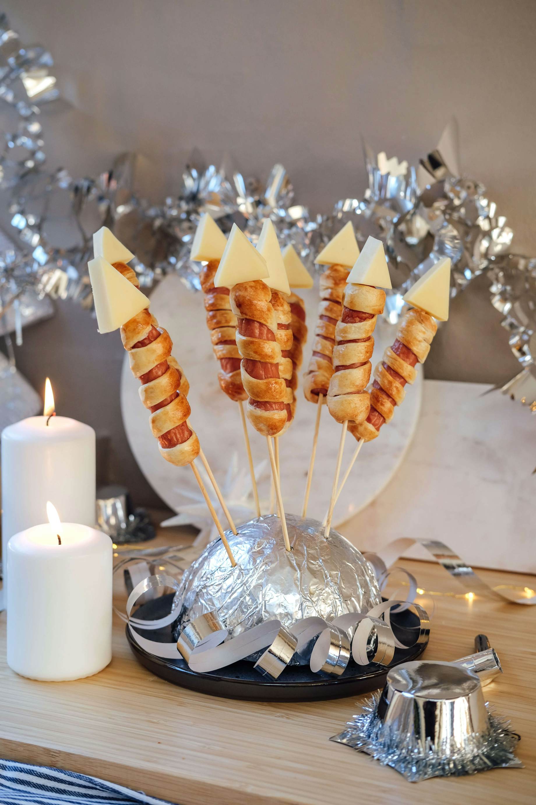 Pølsehorn lavet til raketter på grillspyd.