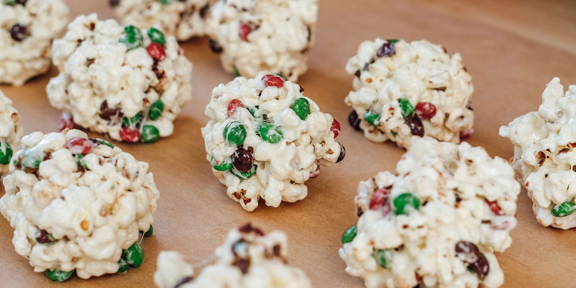 Lav lækre popcorn balls med BilkaToGo