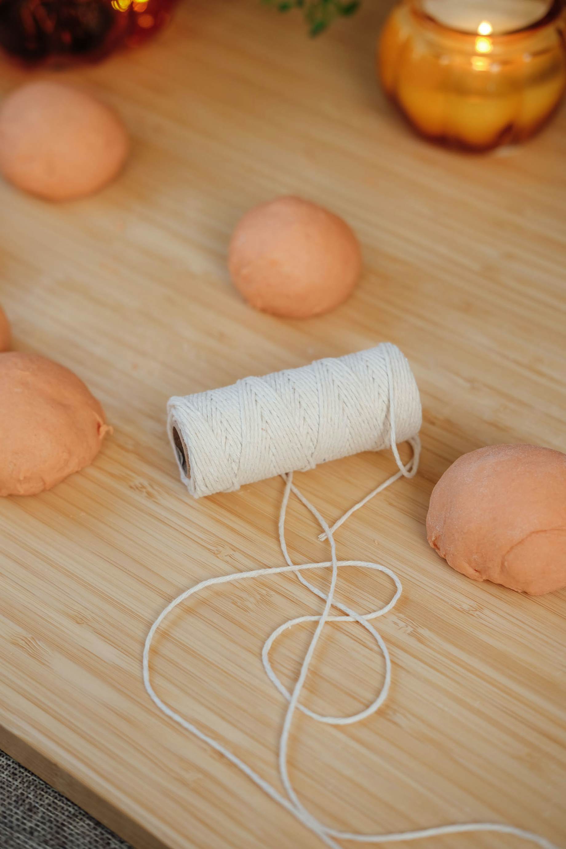 Bag lækre græskarboller til halloween med BilkaToGo