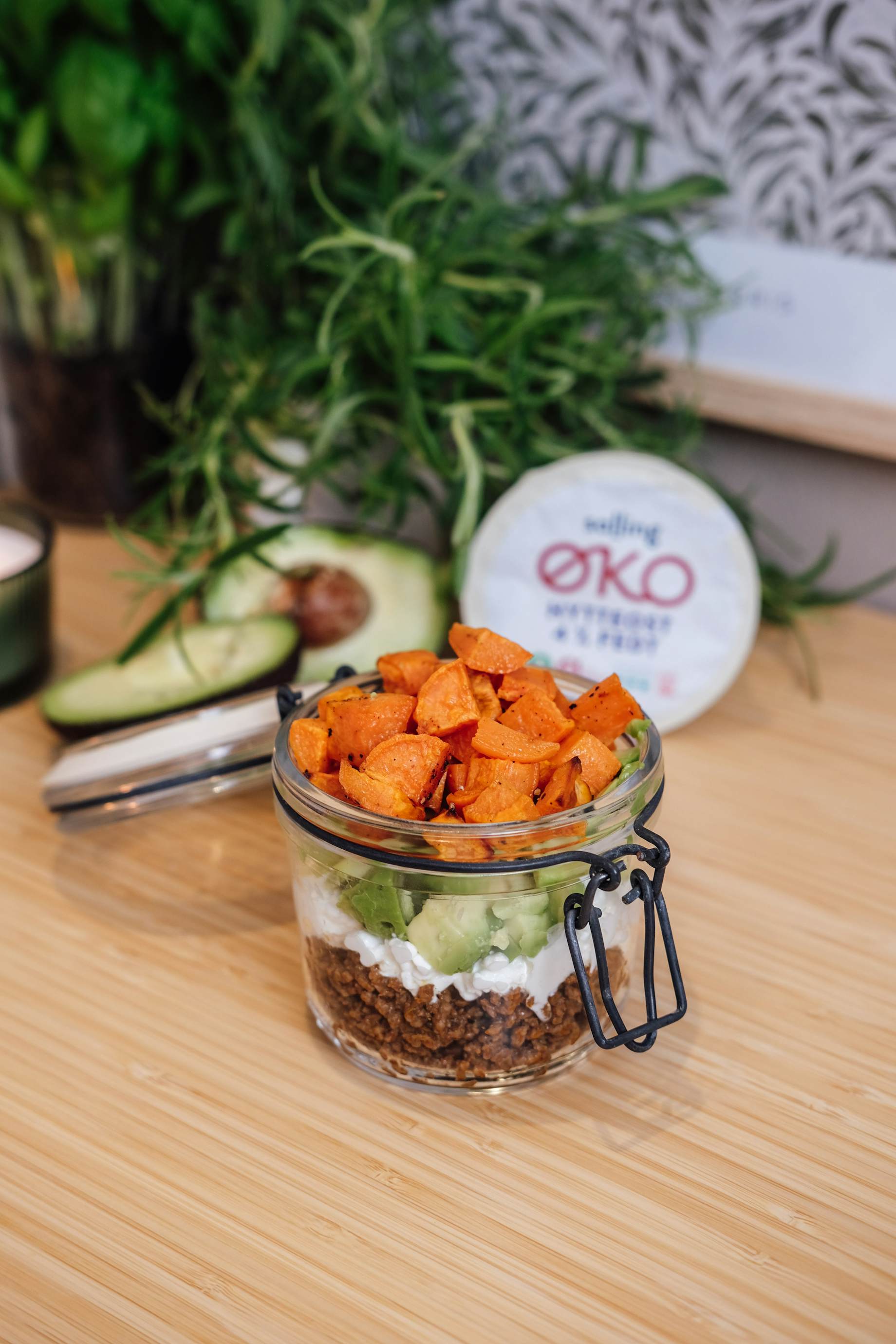 Få opskriften på en lækker salat med hytteost til madpakken