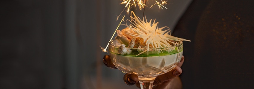 Kærnemælks panna cotta med midori gele dessert til nytårsaften