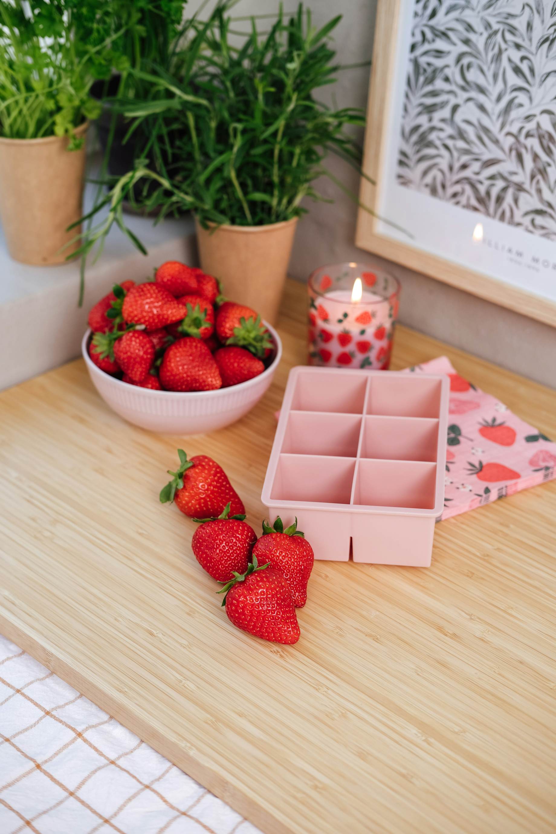 Opskrift på fine jordbærroser som pynt i drinks