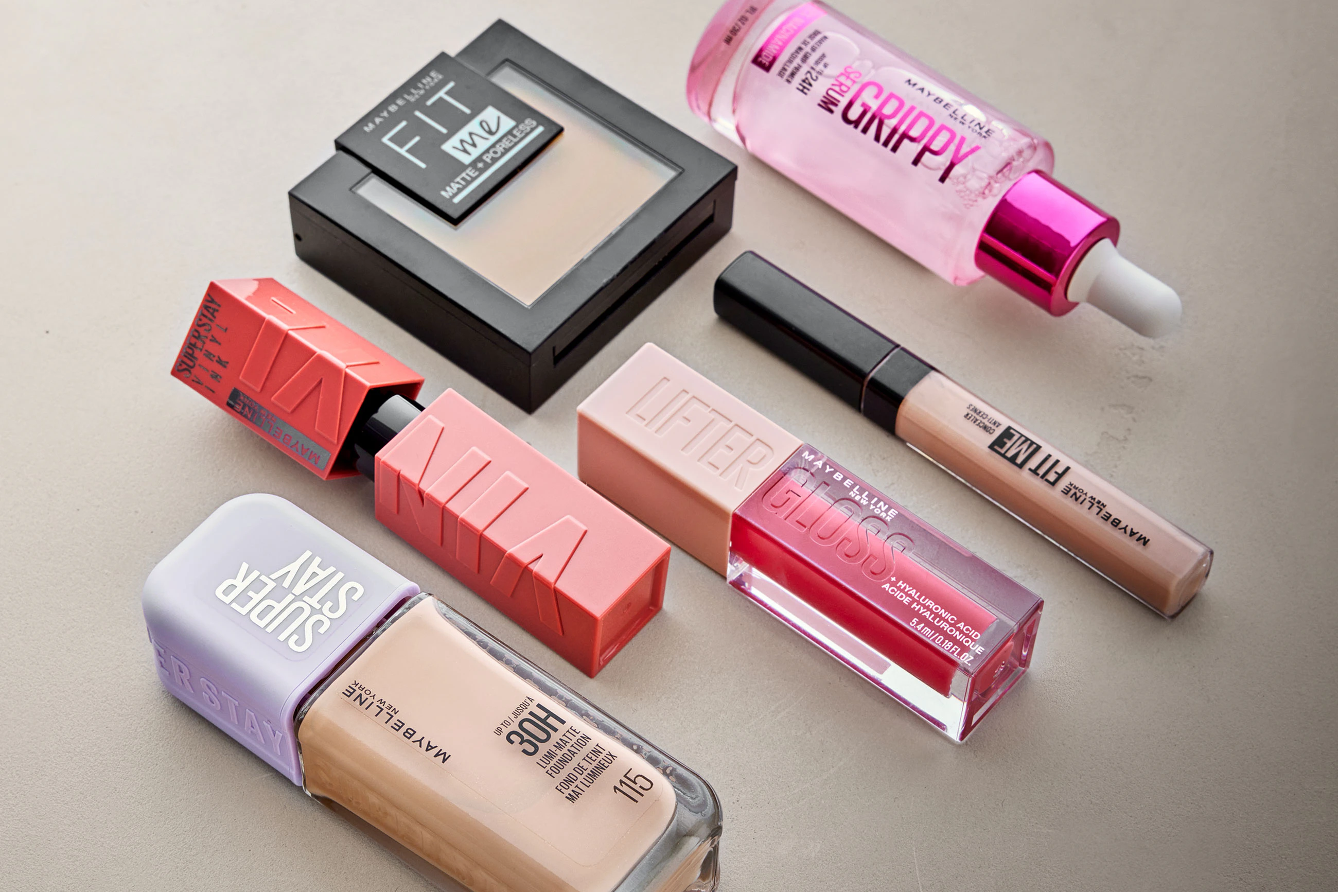 Foundation, concealer, pudder, lip gloss, mascara - you name it! Vi har masser af makeup på føtex.dk